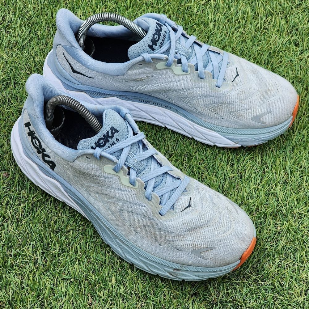 HOKA ARAHI 6 - Womens Sneakers - SIZE 10B - Please See Pictures